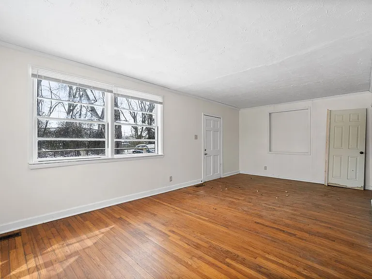 3 Garth Dr — Photo 7