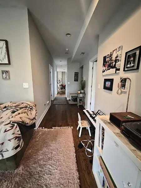 3 bed, 1300 sqft, $2,500 — Photo 3