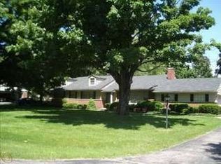 5961 Miller Way E, Bloomfield Hills, MI 48301