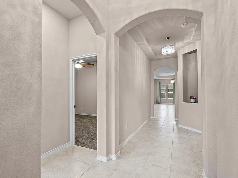 2104 Lake Cliff Dr — Photo 5