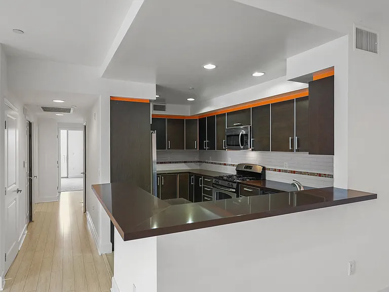 Bright Fully-Equipped Kitchen