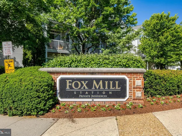 13030 Cabin Creek Rd, Herndon, VA 20171