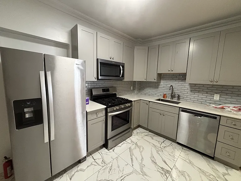 76 Lake Ave — Photo 1