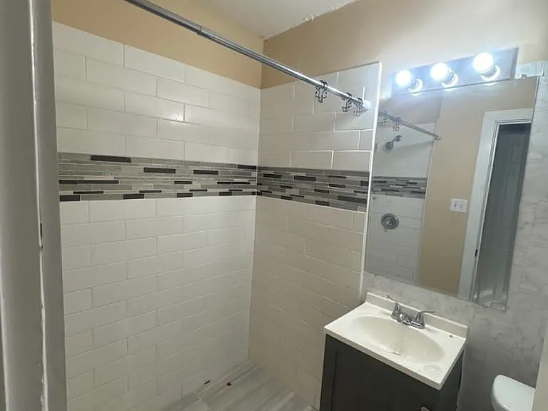 3721 N Lasalle St #1 — Photo 11