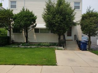 2227 Foster St, Evanston, IL 60201