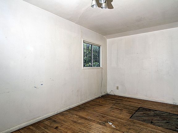 4th image of 847 Ganymede Dr