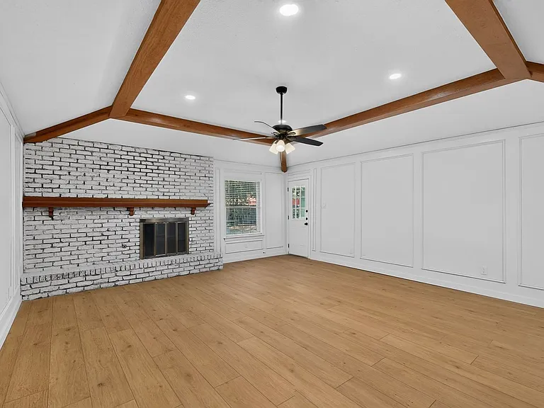 2308 Chamberlain Dr — Photo 9