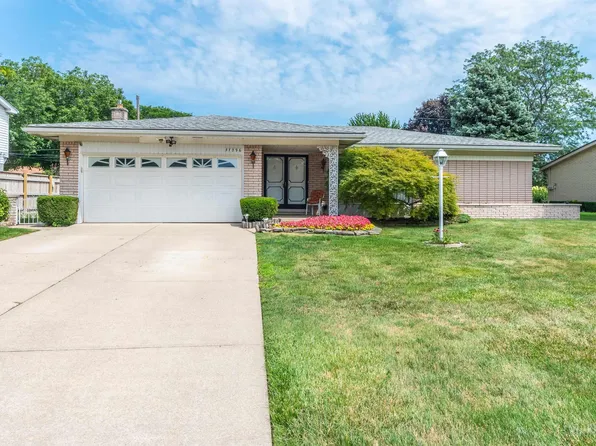 37096 Gregory Dr, Sterling Heights, MI 48312