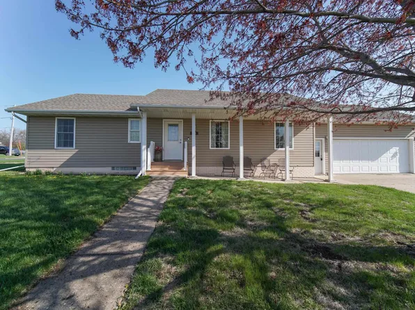 801 3rd Ave, Parkersburg, IA 50665