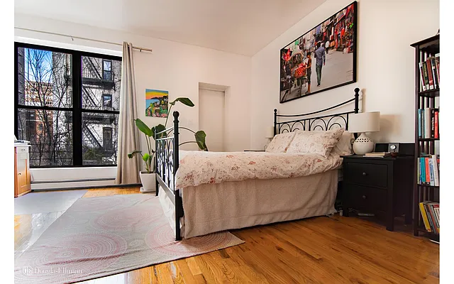 Rented by Douglas Elliman | media 19