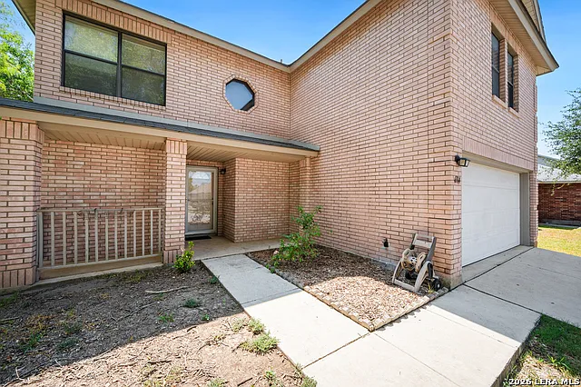 4 bed, 2.5 bath, 1815 sqft, $1,800 — Photo 3