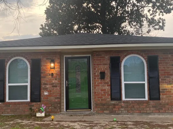2851 Bacchus Dr, New Orleans, LA 70131