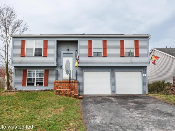 4371 Village Park Dr, Columbus, OH 43228