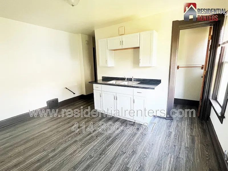 3 bed, 1.0 bath, 1100 sqft, $1,150 — Photo 4