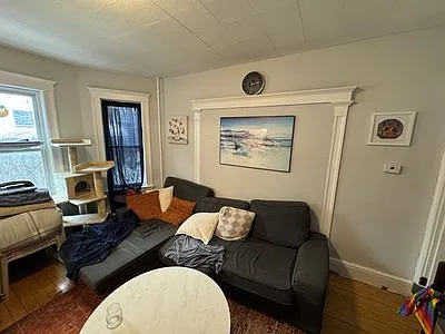 3 bed, 2.5 bath, $4,195 — Photo 2