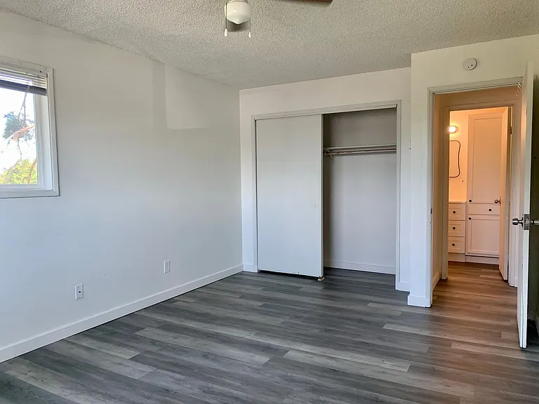 ES2275 -Eagle Rock Apartments — Photo 12
