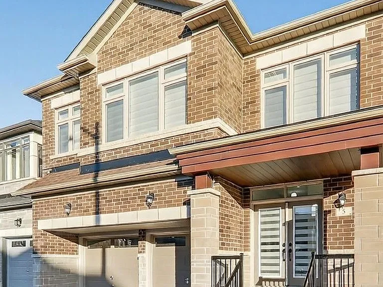 5 Thelma Dr — Photo 2