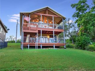 1213 Lake Shore Dr, Spicewood, TX 78669