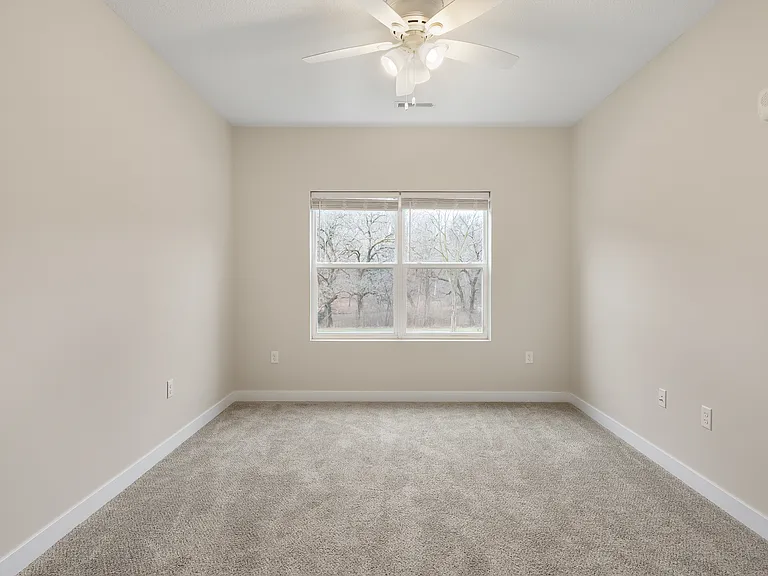 Creekview — Photo 44