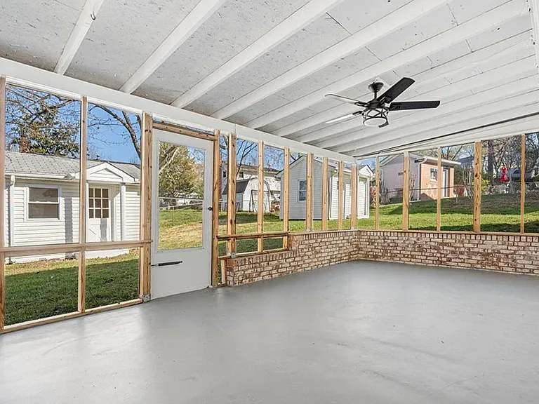 4204 Harvest Ct — Photo 8