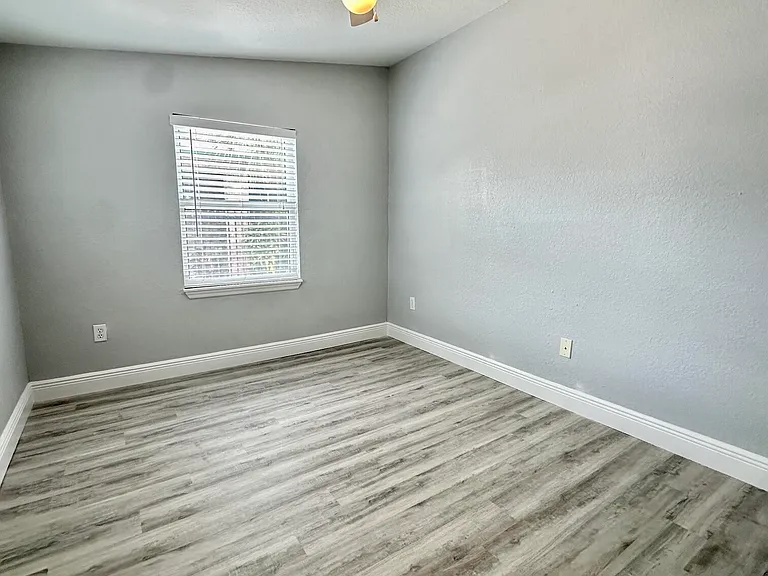 1329 NW 3rd Ave — Photo 21