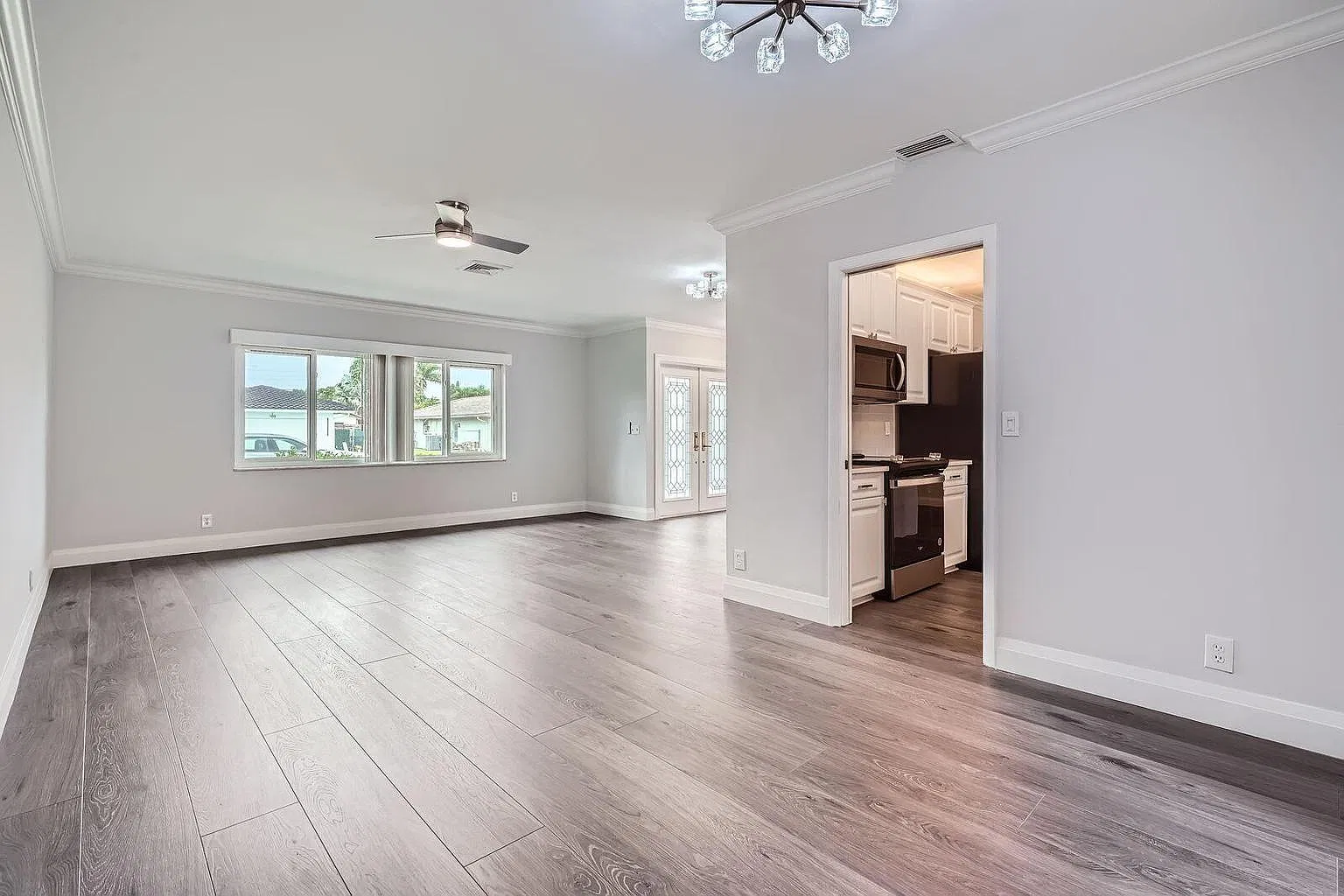4 bed, 2.0 bath, 2035 sqft, $5,950 — Photo 2