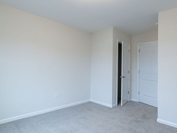 4th image of 136 Adger Rd