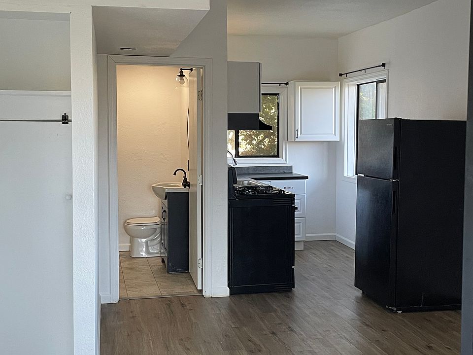 1st image of 1050 Cota St