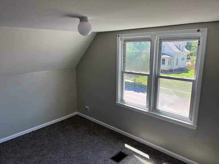 900 Morton Ave #DES — Photo 5