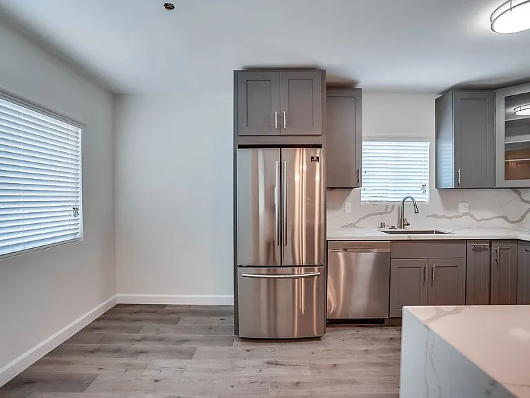 544 Evergreen St — Photo 6