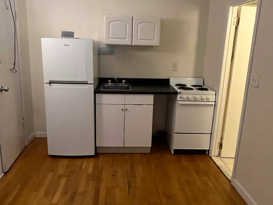 53 S Huntington Ave #103