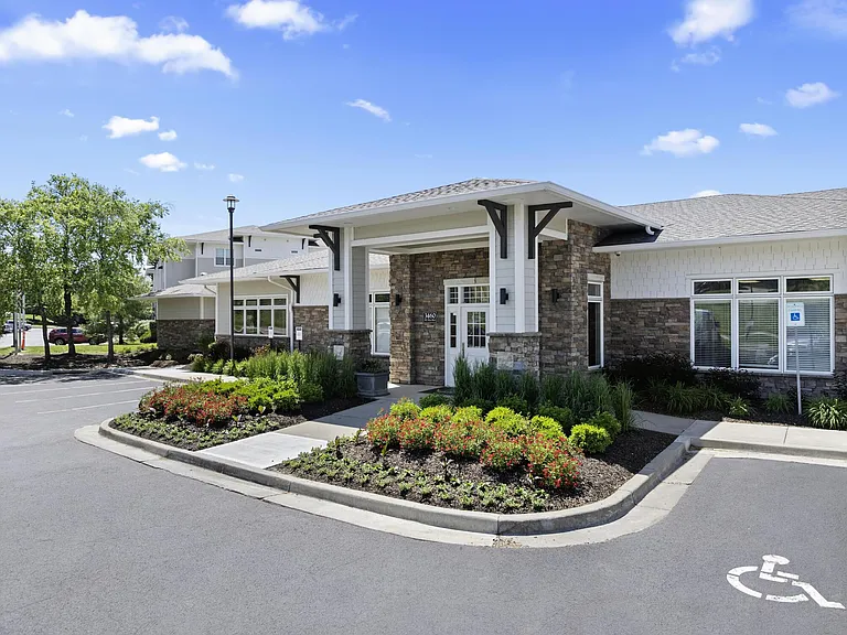 The Fairways Apartment Homes — Photo 4
