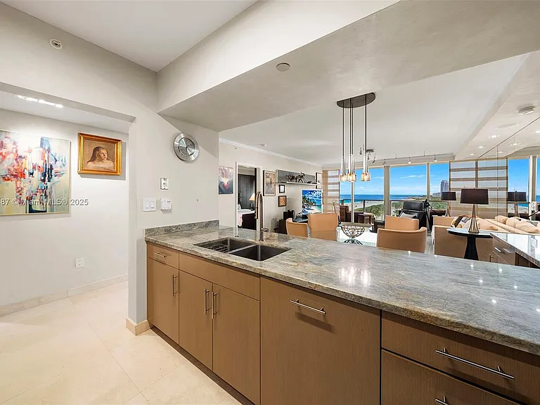 1455 Ocean Dr #1003 — Photo 9