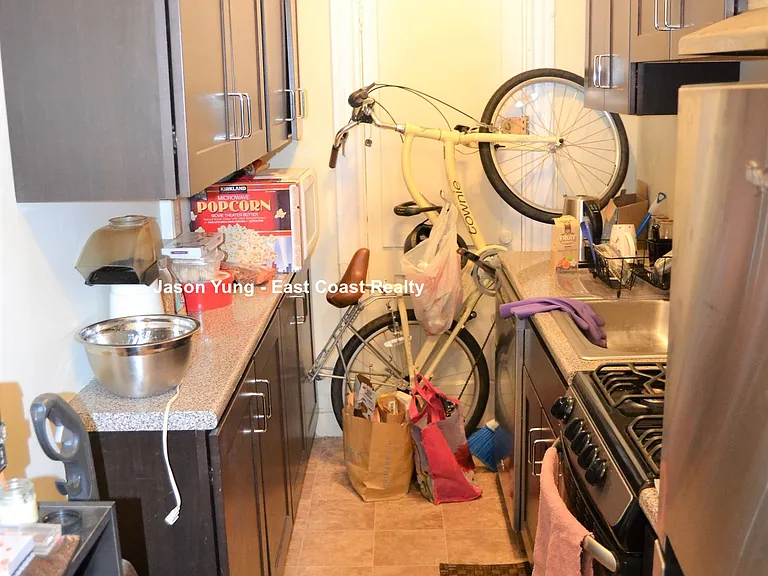 220 Kelton St #18 — Photo 4