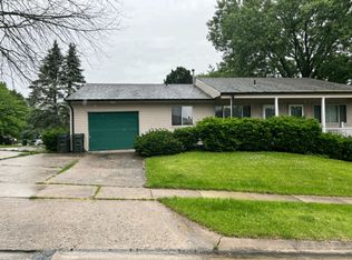 703 Perry Ct, Iowa City, IA