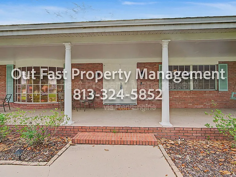 639 Howard Ave — Photo 3