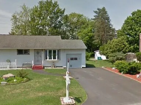 33 Krug Ct, Loudonville, NY 12211