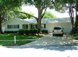 1391 Oakbrook Dr, Largo, FL 33770