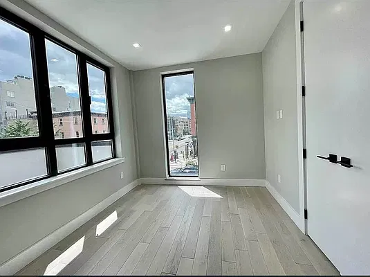 Rented by Ink Realty Services LLC | media 4