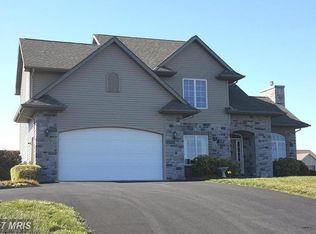 8449 Harper Dr, Waynesboro, PA