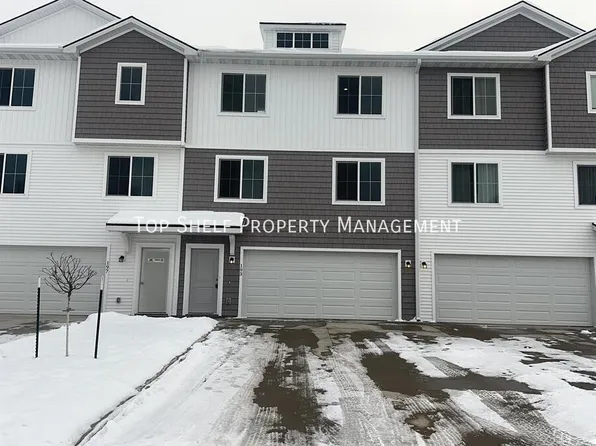 173 NE 56th St, Pleasant Hill, IA 50327