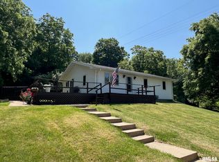 18058 Sunny Acres Rd, Petersburg, IL 62675