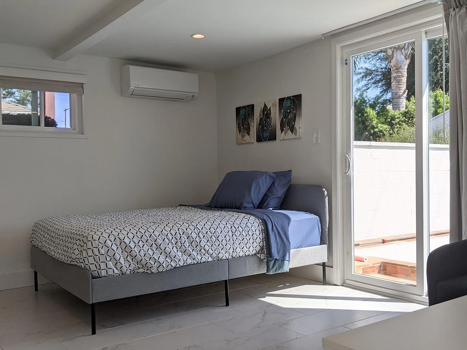 Studio, 400 sqft, $2,450 — Photo 4
