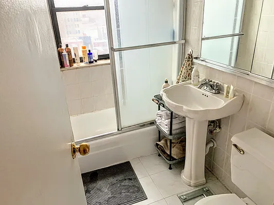Rented by PocketBroker Inc | media 30