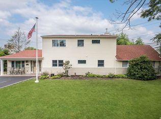 99 Flamingo Rd, Levittown, NY 11756