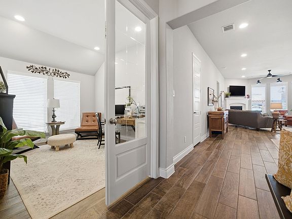 5th image of 1121 Bantham Way