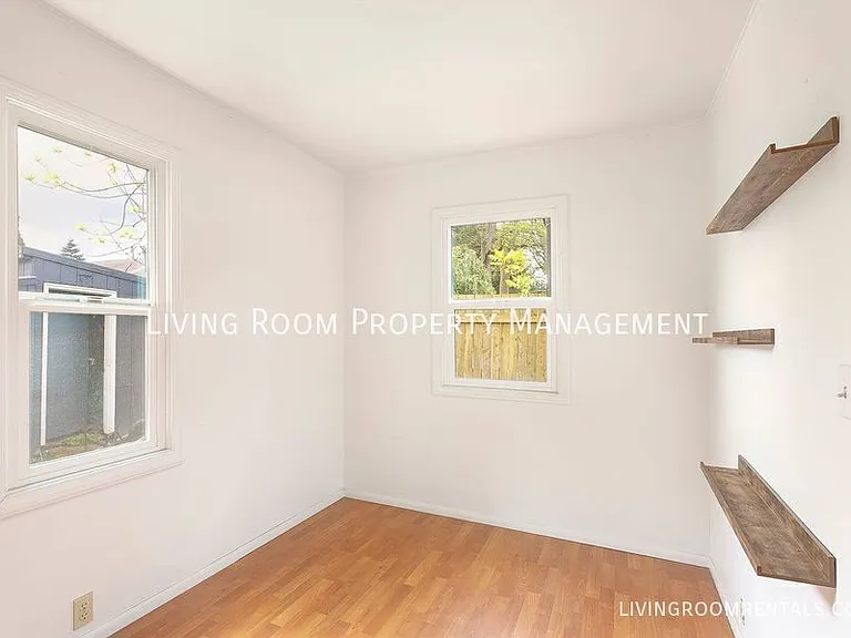 4642 NE Emerson St — Photo 11