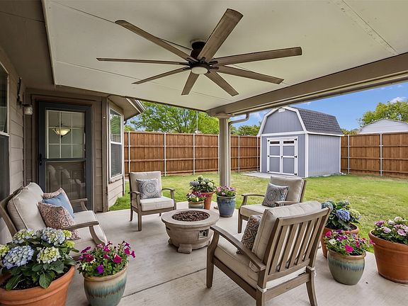 2nd image of 413 Highview Cir
