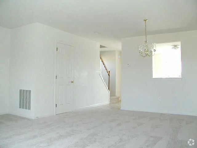 1835 Bradfield Dr — Photo 6