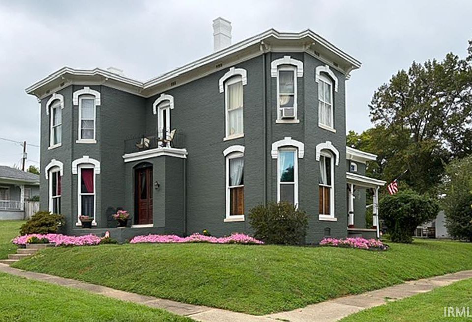 1st image of 202 S 3rd St